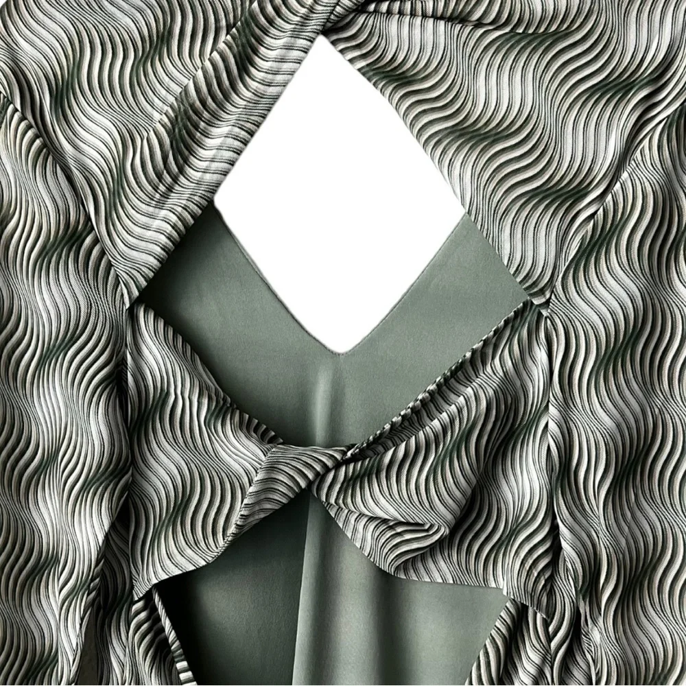 Eloquii new with tags 🏷️Green Mesh Twist Back Dress Size:18 - Picture 12 of 15